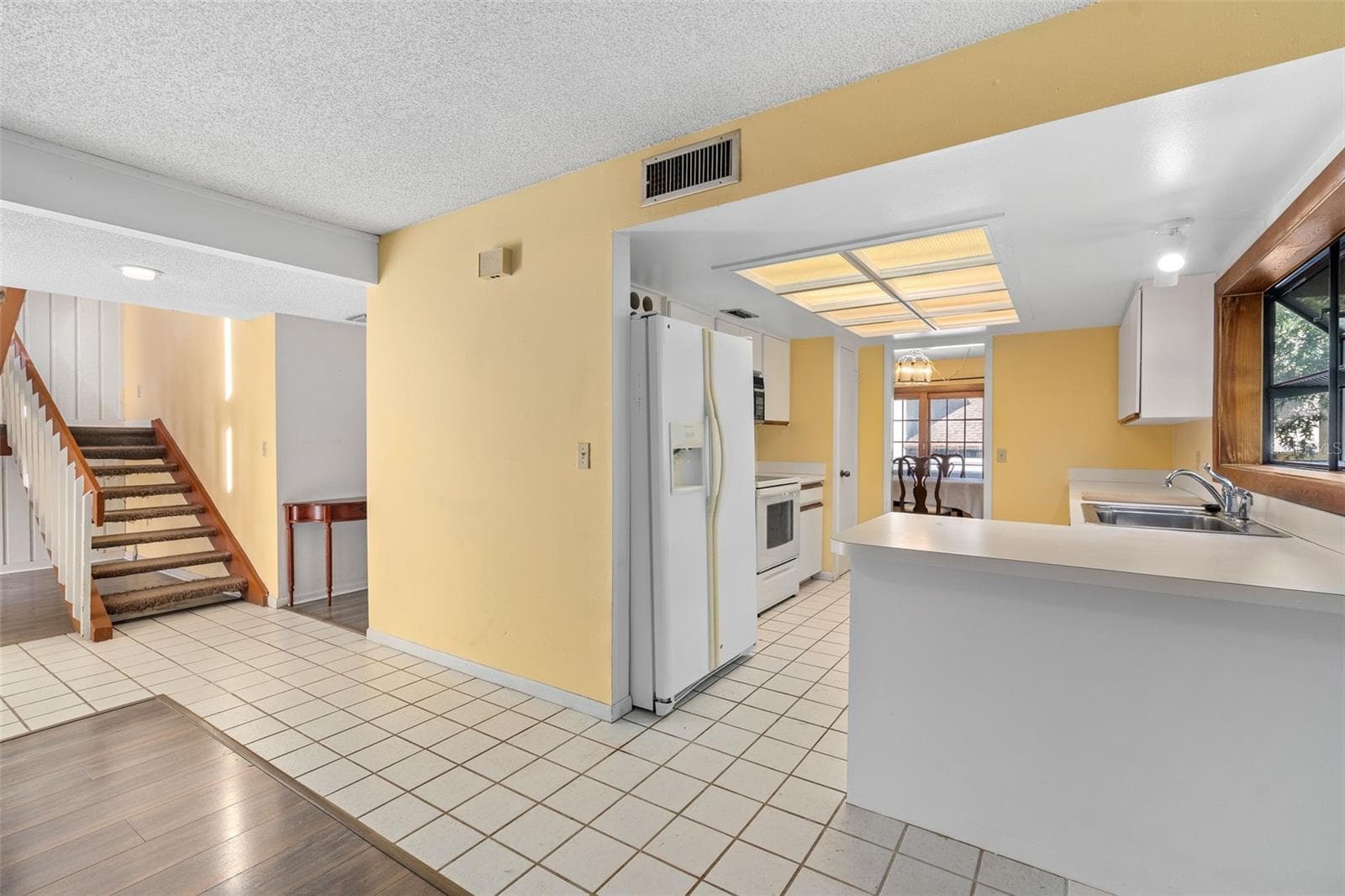 Townhouse at 114 HIDDEN OAK DR, LONGWOOD, photo 3 of 40