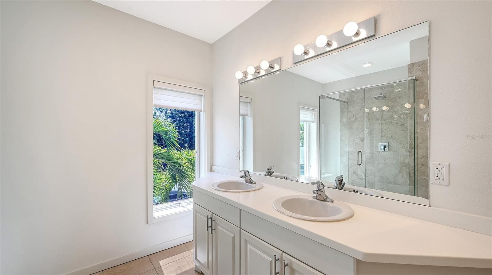 Townhouse at 1685 LAUREL ST #3, SARASOTA, photo 21 of 46