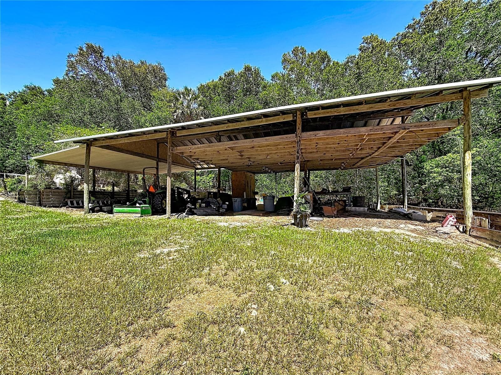 Manufactured Home at 29714 SE HIGHWAY 42, UMATILLA, photo 46 of 52