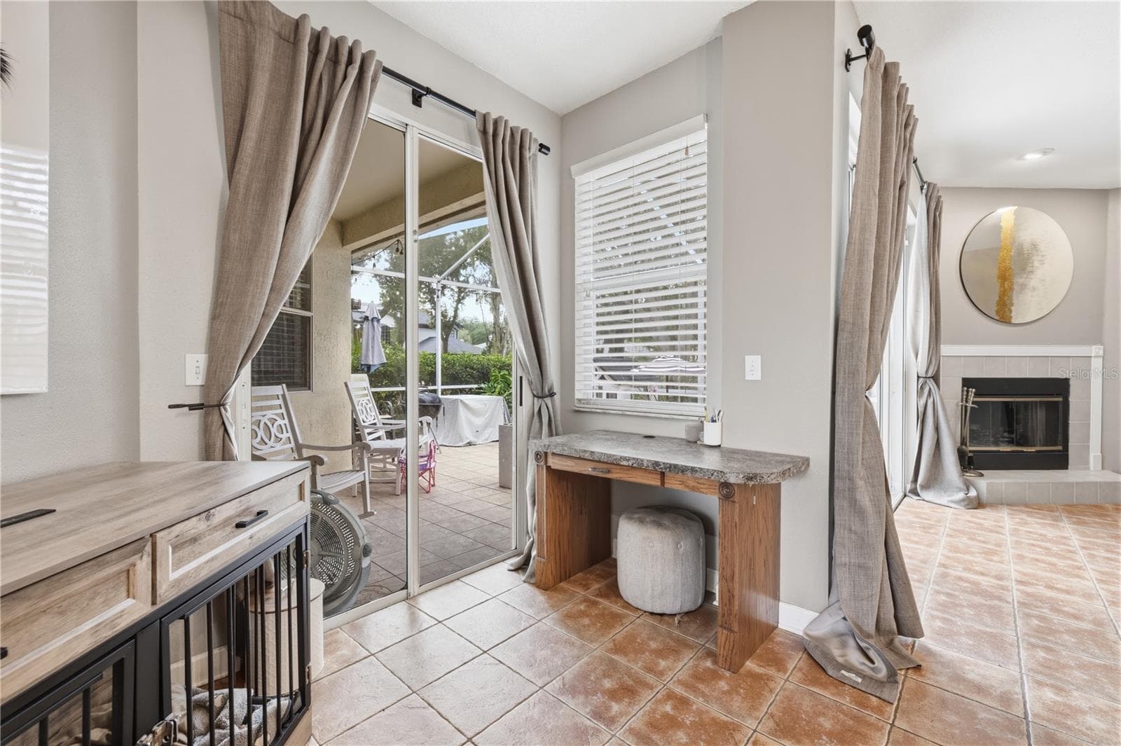 Single Family Residence at 9302 HERITAGE OAK CT, TAMPA, photo 7 of 24