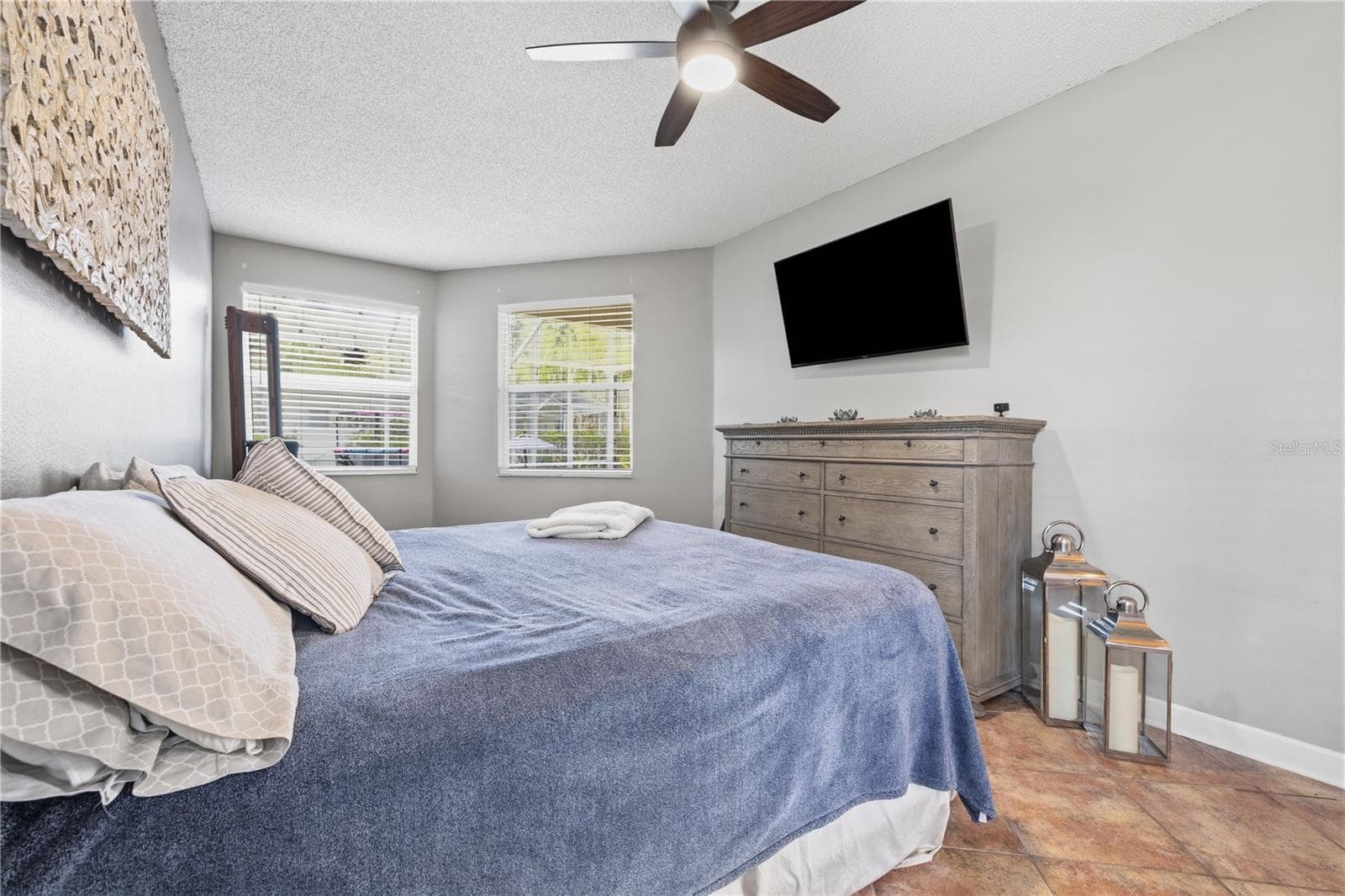 Single Family Residence at 9302 HERITAGE OAK CT, TAMPA, photo 18 of 24