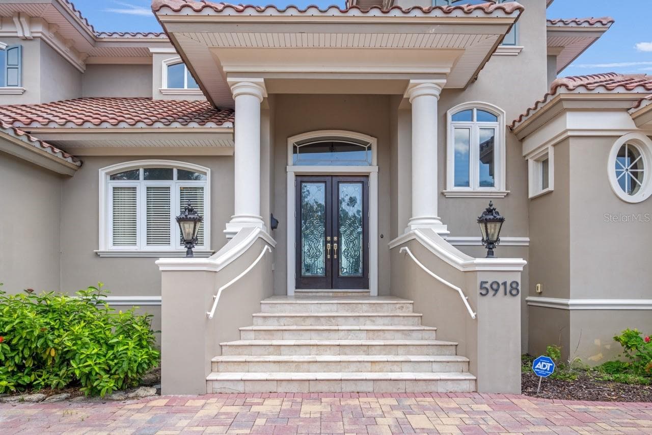 Single Family Residence at 5918 BAHAMA SHORES DR S, ST PETERSBURG, photo 5 of 46