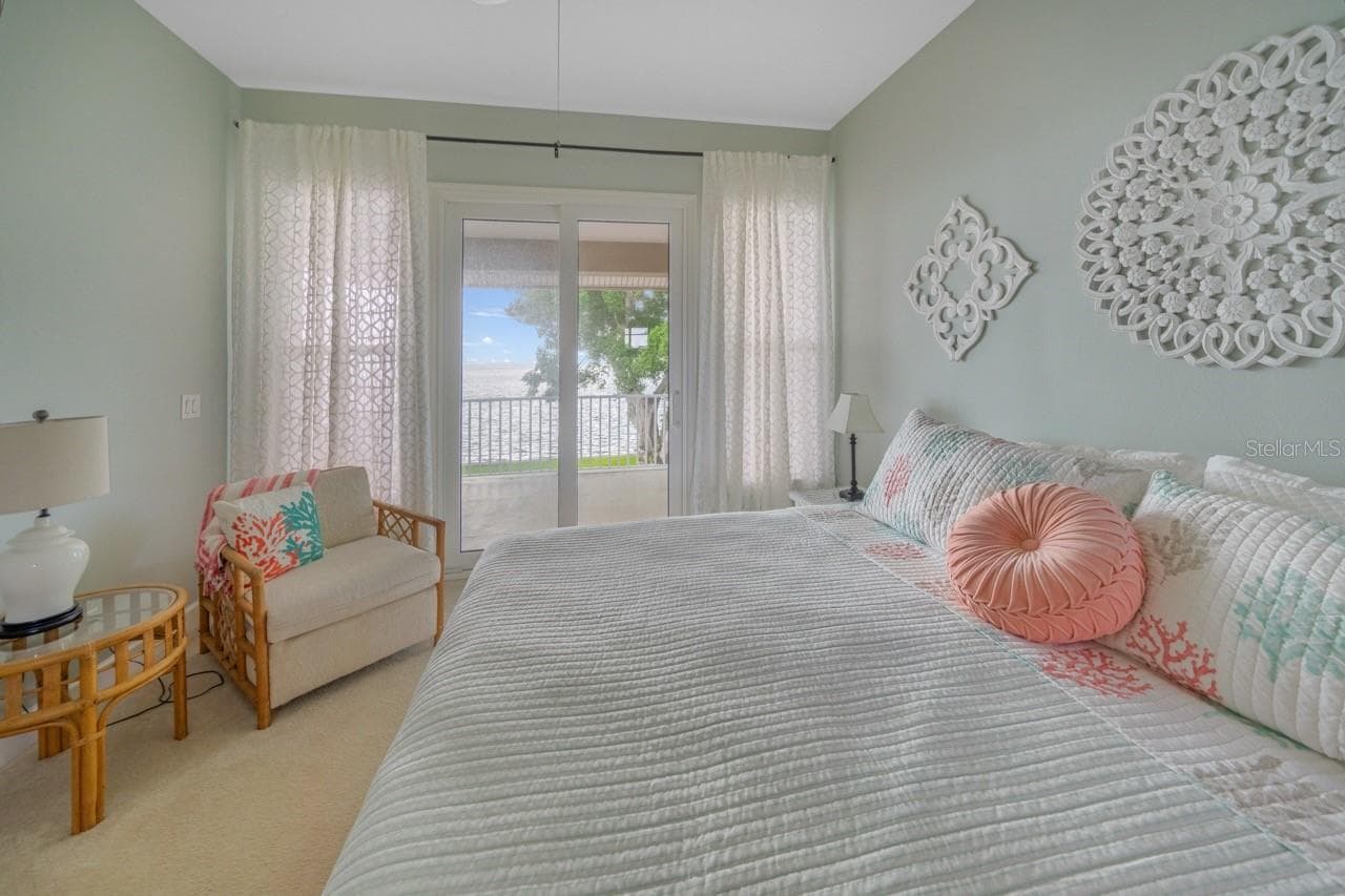Single Family Residence at 5918 BAHAMA SHORES DR S, ST PETERSBURG, photo 19 of 46