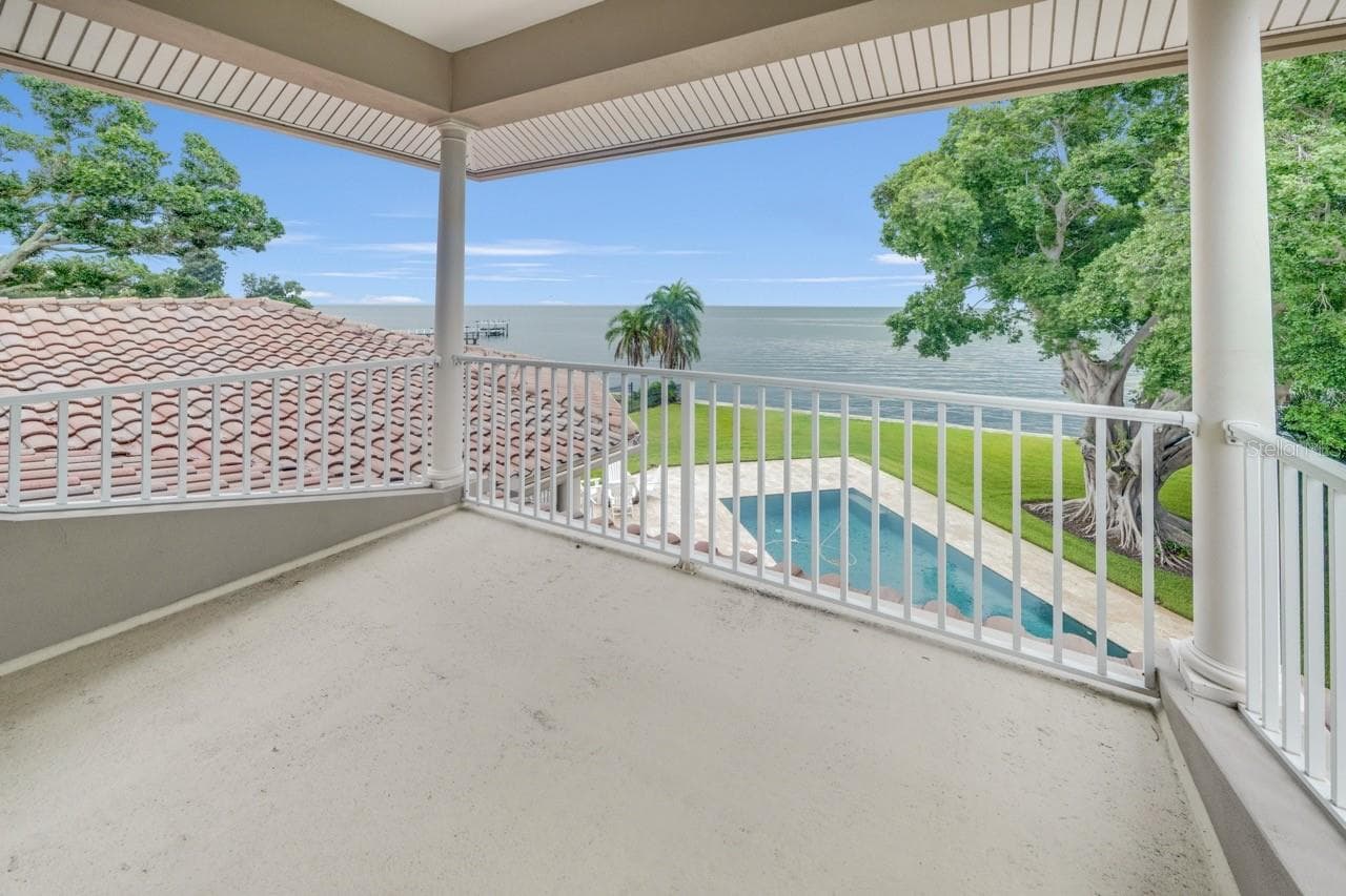 Single Family Residence at 5918 BAHAMA SHORES DR S, ST PETERSBURG, photo 38 of 46
