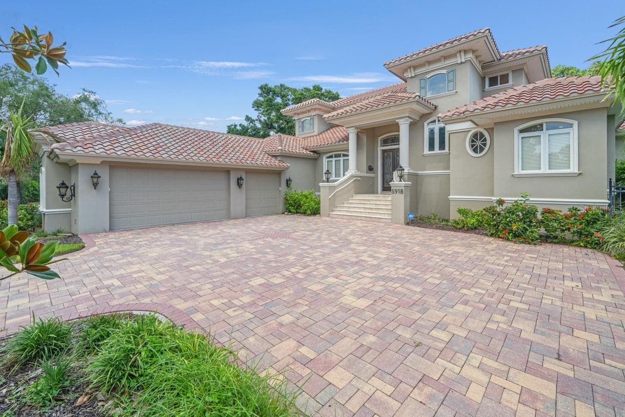Single Family Residence at 5918 BAHAMA SHORES DR S, ST PETERSBURG, photo 39 of 46