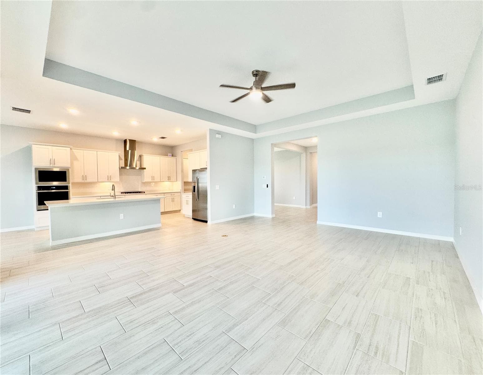 Single Family Residence at 19227 SCALLOP LOOP, LAKEWOOD RANCH, photo 4 of 42