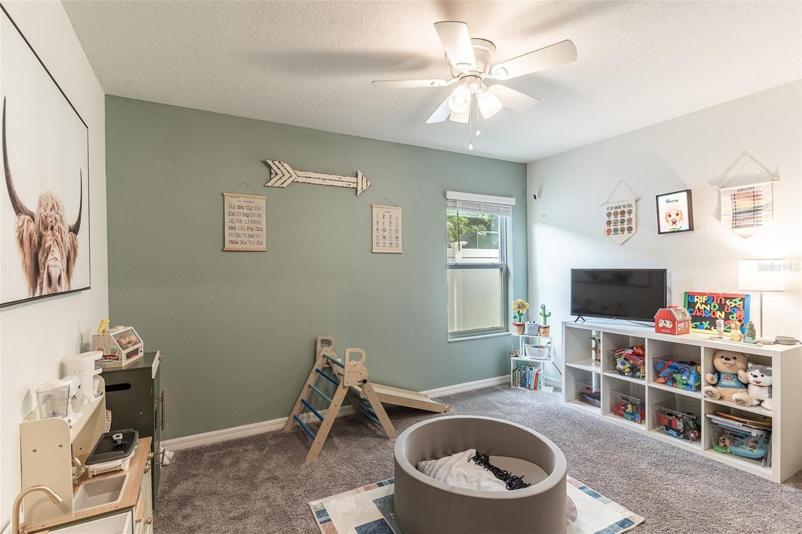 Single Family Residence at 615 VALRI PARK DR, VALRICO, photo 16 of 37
