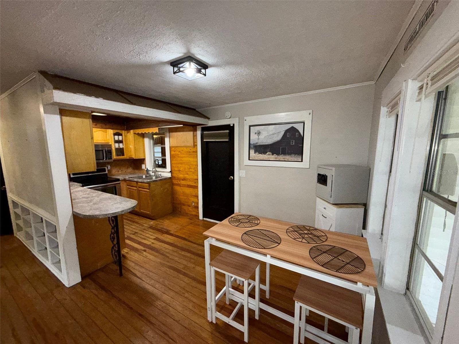 Single Family Residence at 37318 CARTER AVE, DADE CITY, photo 5 of 11