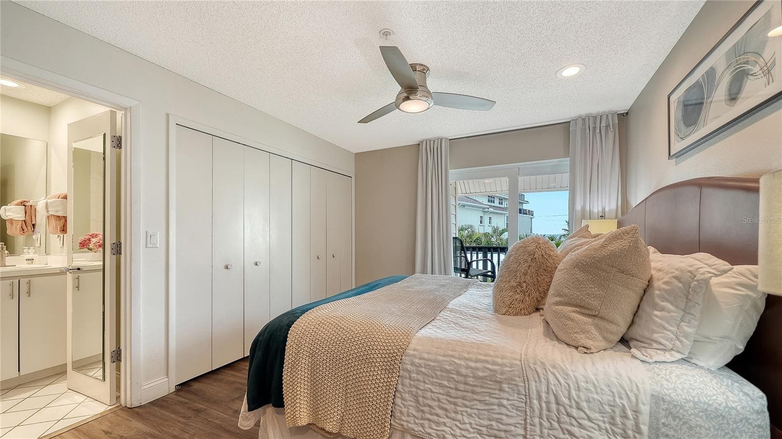 Single Family Residence at 5610 AVENIDA DEL MARE, SARASOTA, photo 10 of 13