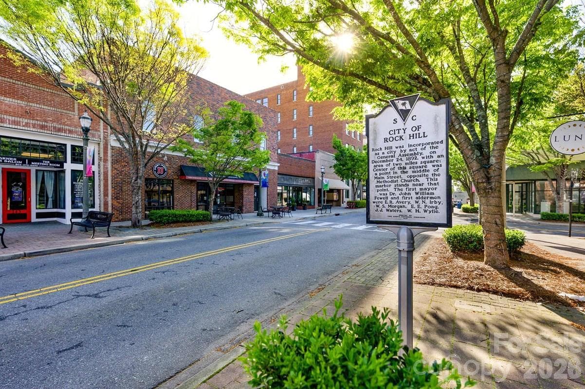 Minutes to historic Downtown Rock Hill! - 325 Portree Street, Rock Hill