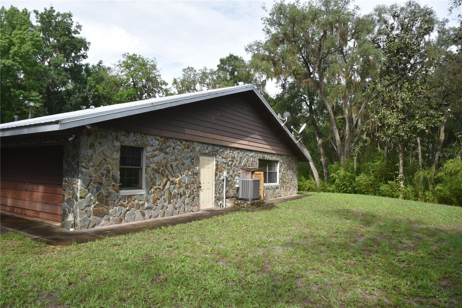 Single Family Residence at 8650 NW 136TH AVE, CHIEFLAND, photo 2 of 100