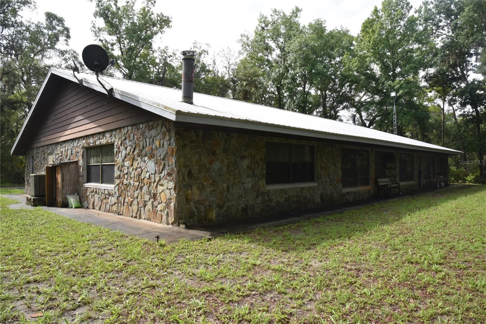 Single Family Residence at 8650 NW 136TH AVE, CHIEFLAND, photo 3 of 100