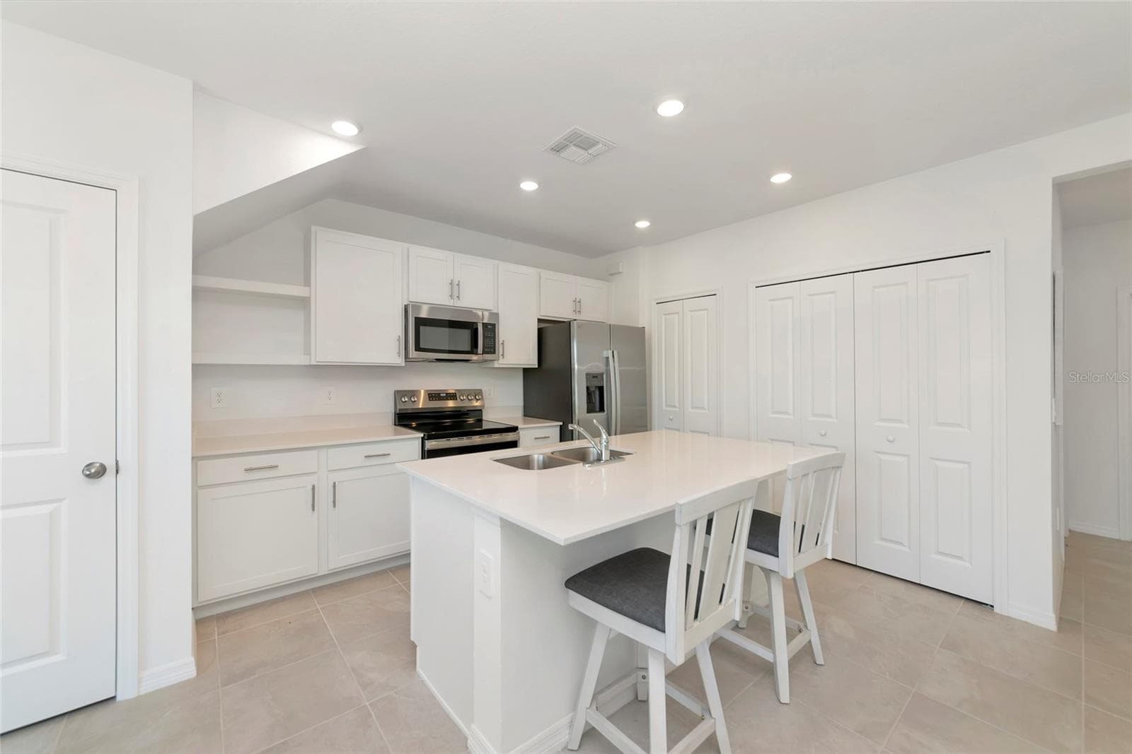 Townhouse at 14251 LILAC SKY TER, BRADENTON, photo 7 of 36
