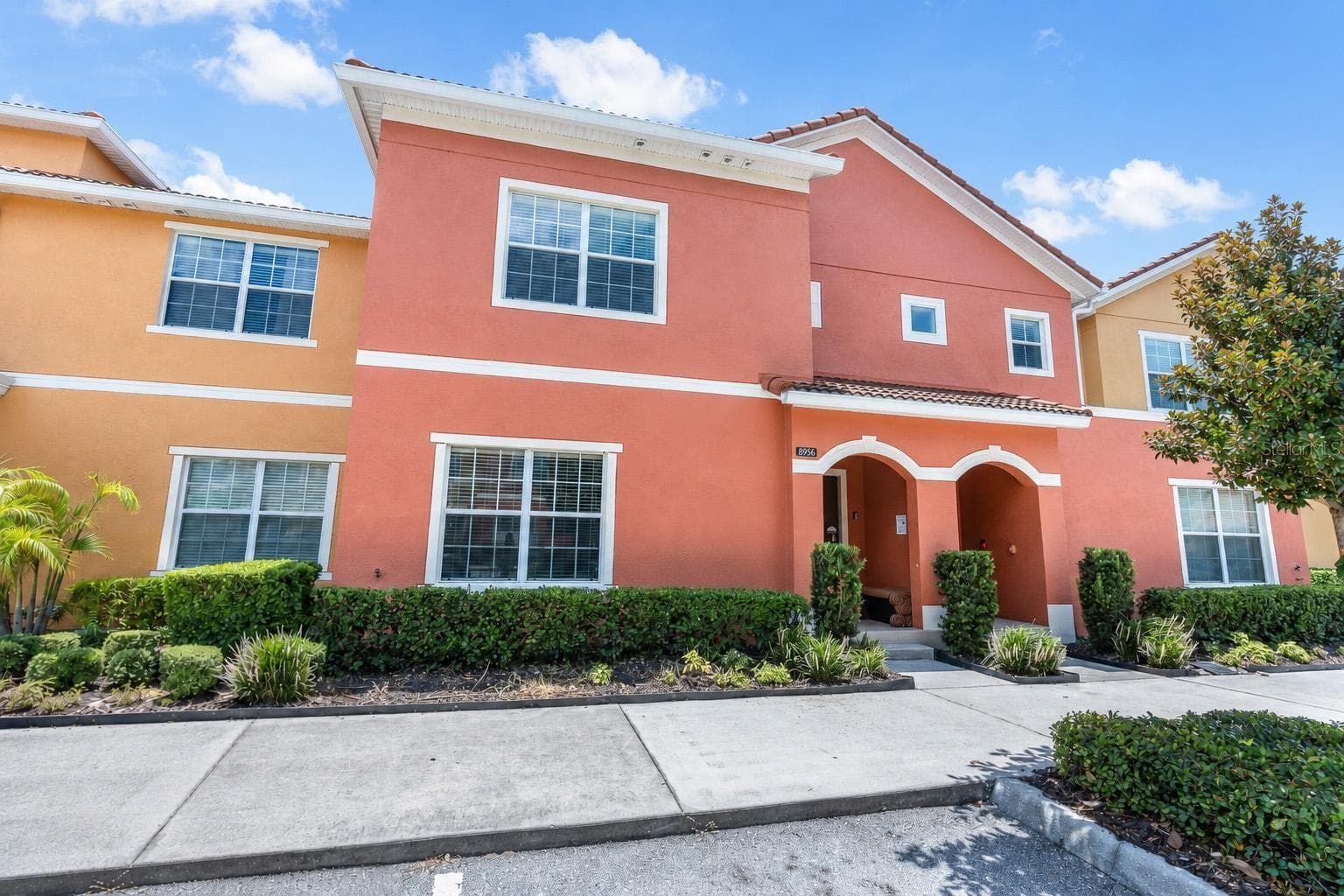 8956 CALIFORNIA PALM RD