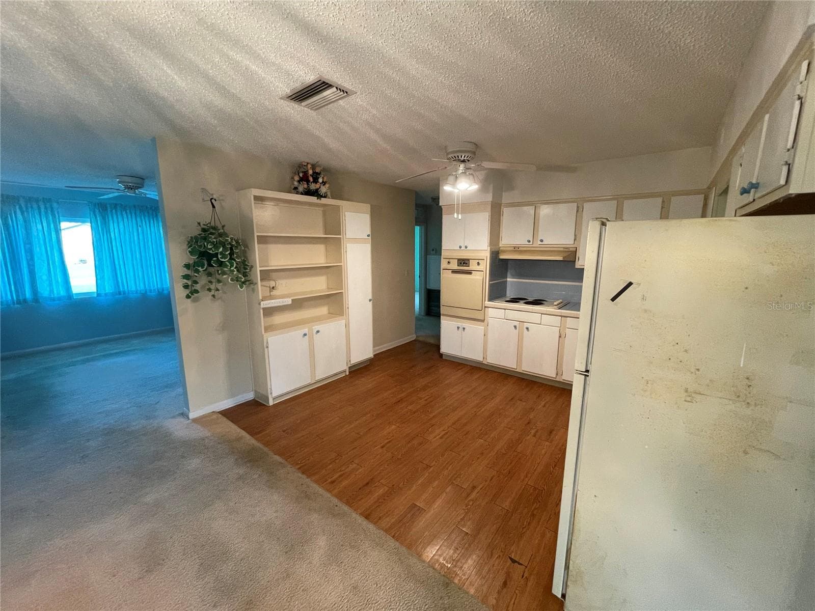 Single Family Residence at 635 DEVILLE DR E, LARGO, photo 7 of 15