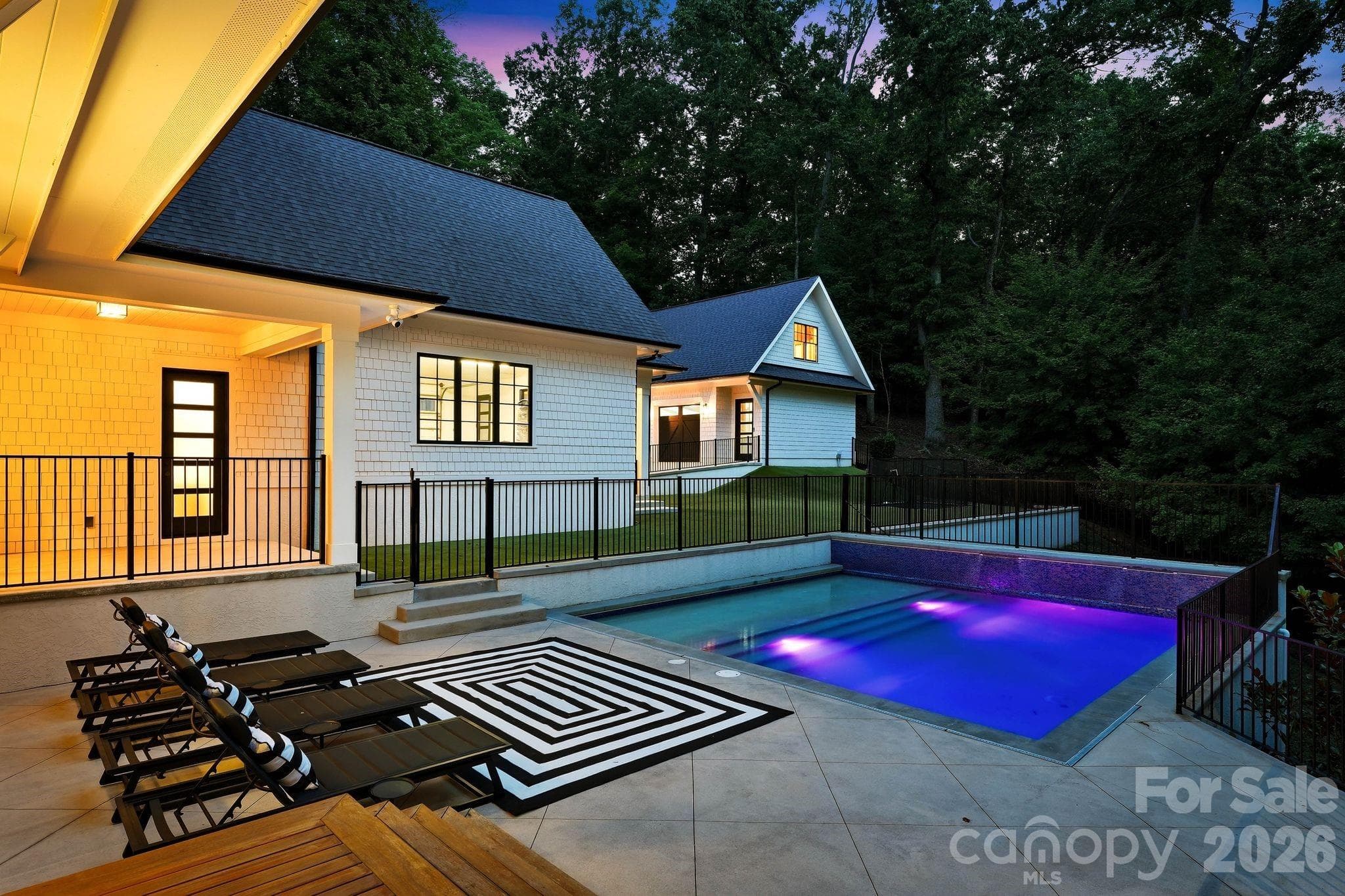 Single Family Residence at 13702 Sage Thrasher Lane, Charlotte, photo 7 of 47