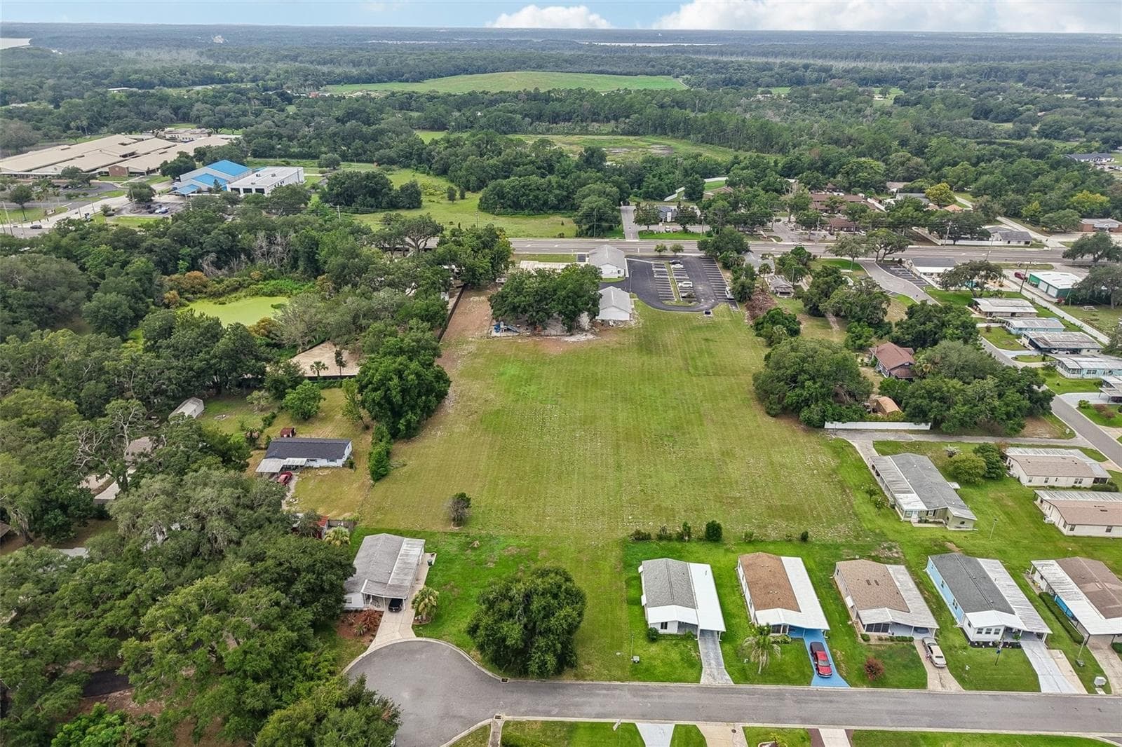 The lot backs up to a small field for extra privacy - 2341 W COACH N FOUR DR, LEESBURG