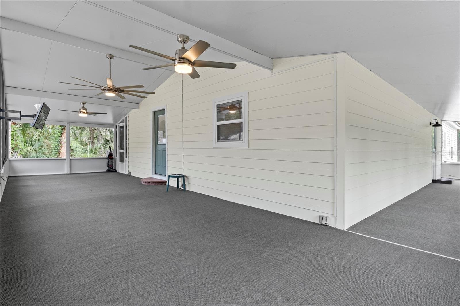 Manufactured Home at 11720 W NORTH PL, HOMOSASSA, photo 6 of 59