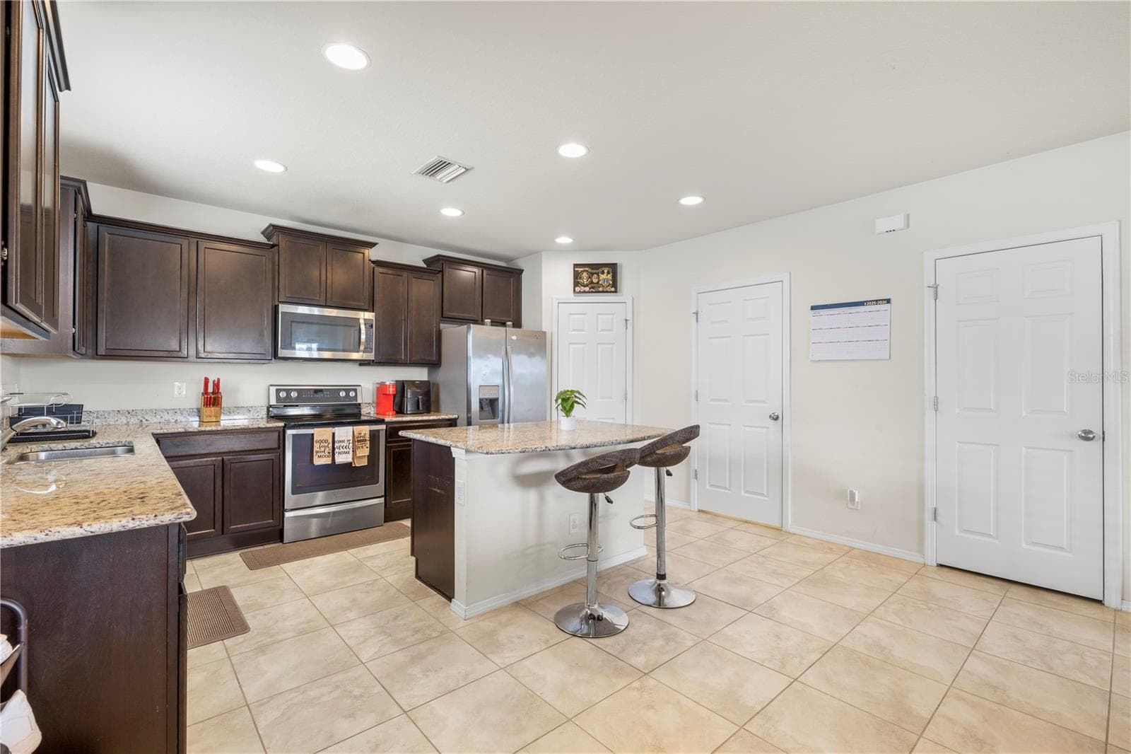 Townhouse at 9335 AMERICAN HICKORY LN, RIVERVIEW, photo 7 of 44