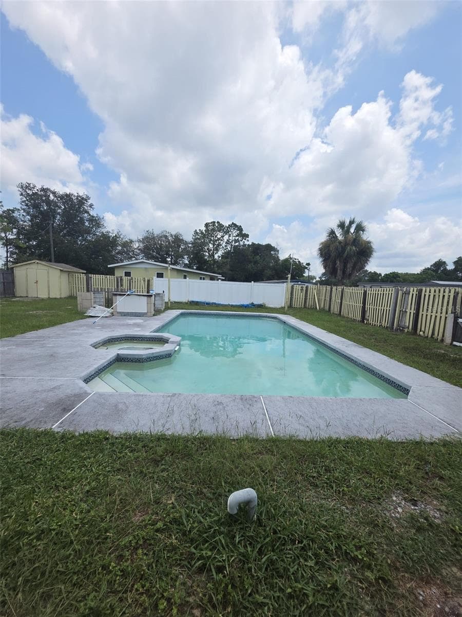 Huge Pool - 802 CRAWFORD ST, DELTONA