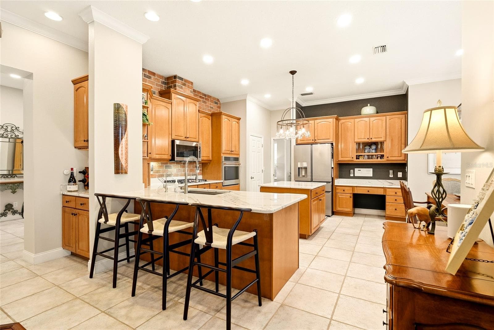 Single Family Residence at 1246 DARLINGTON OAK CIR NE, ST PETERSBURG, photo 14 of 79