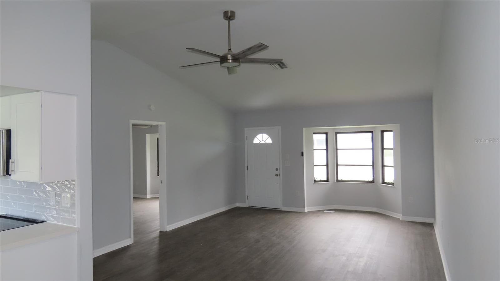 Single Family Residence at 807 NECTAR RD, VENICE, photo 6 of 37