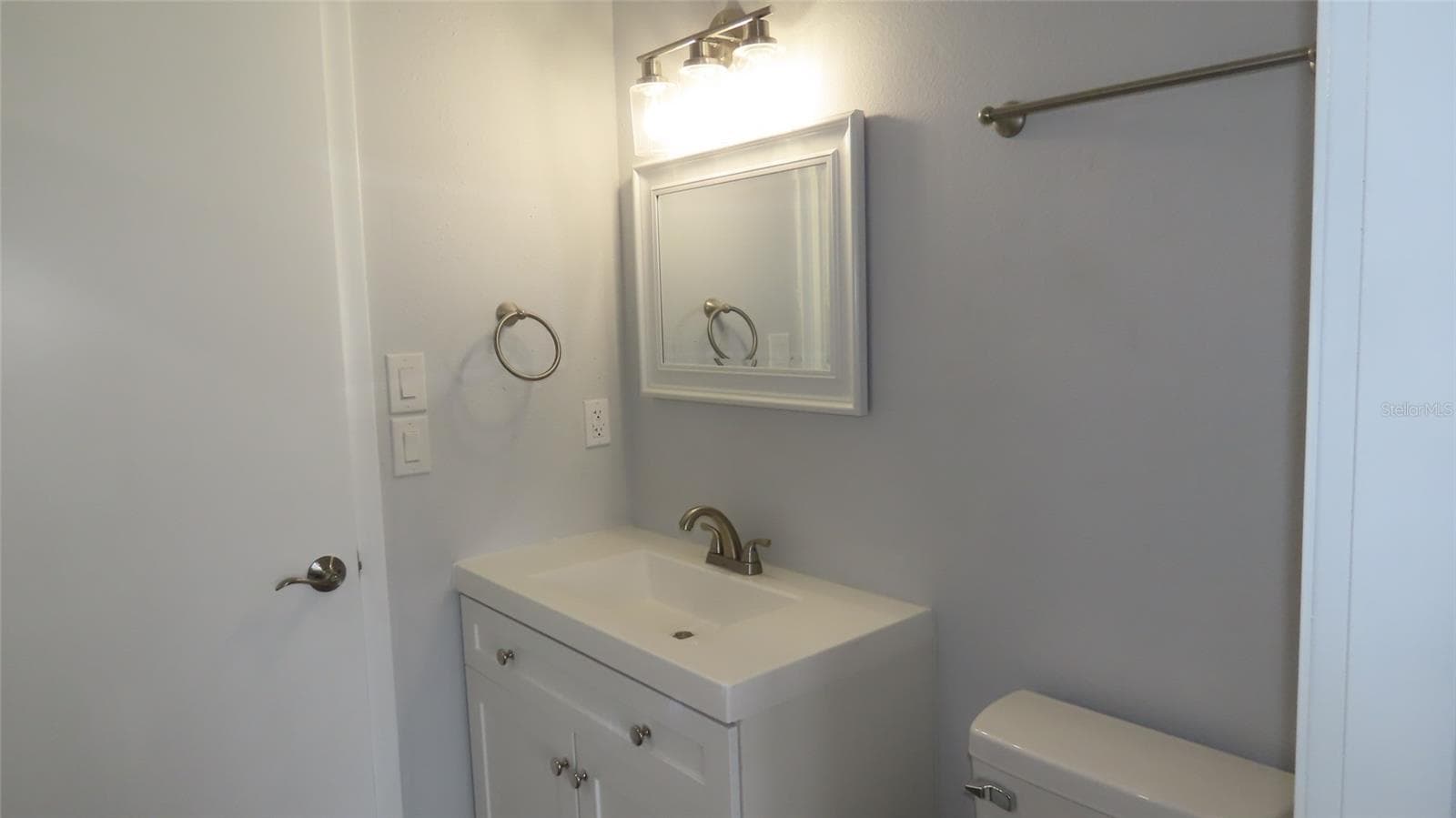 Single Family Residence at 807 NECTAR RD, VENICE, photo 16 of 37