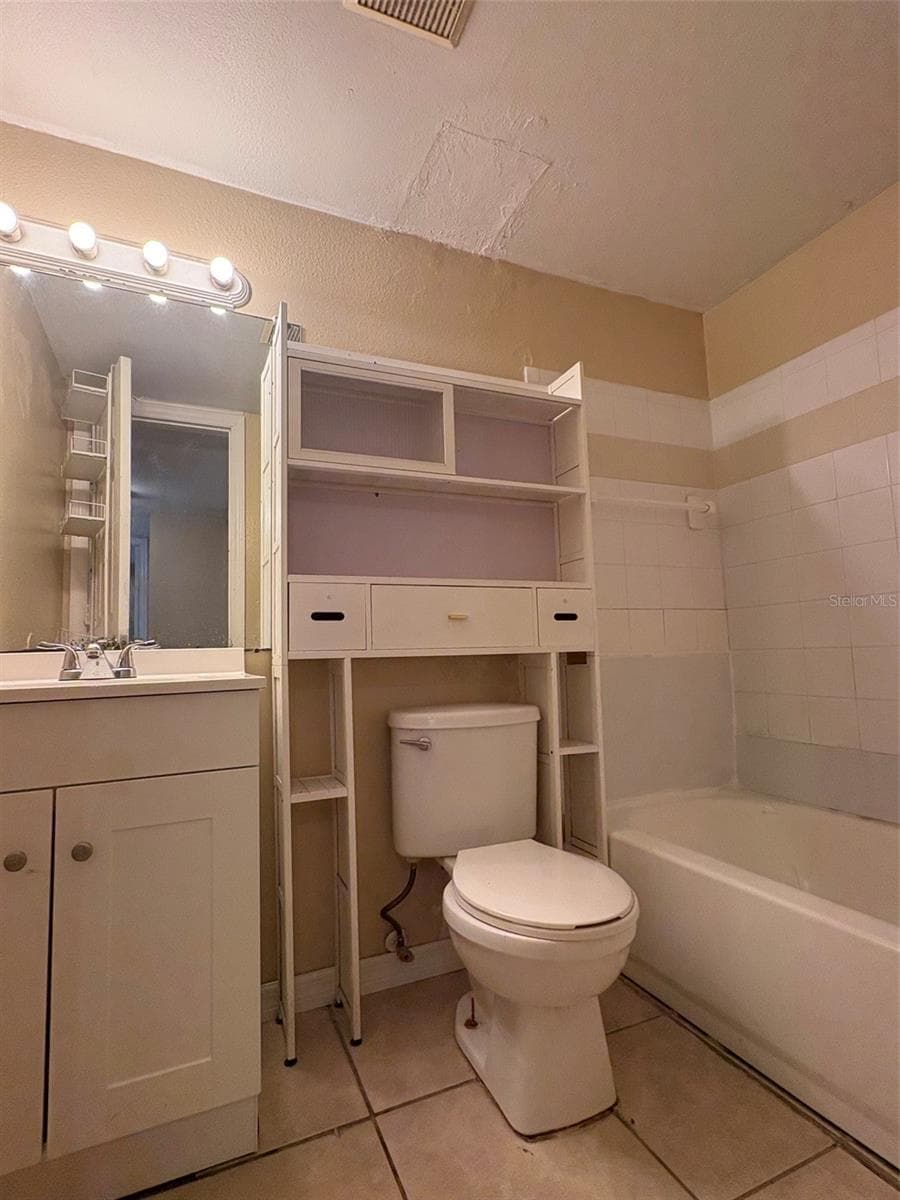 Condominium at 203 POINSETTIA PINE CT #102, TAMPA, photo 10 of 17