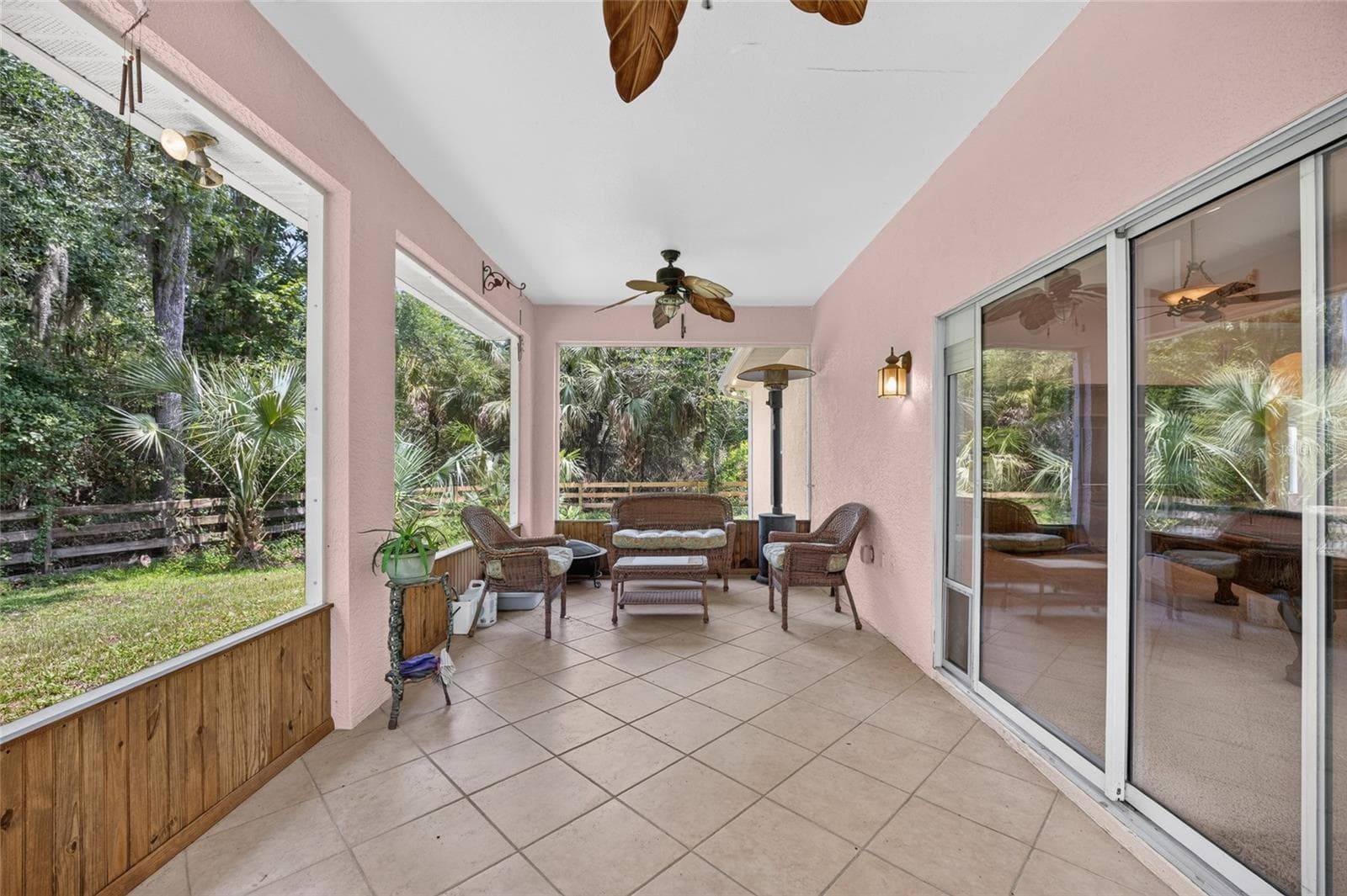 Rear Screened Lanai - 19040 NW 88TH AVENUE RD, REDDICK