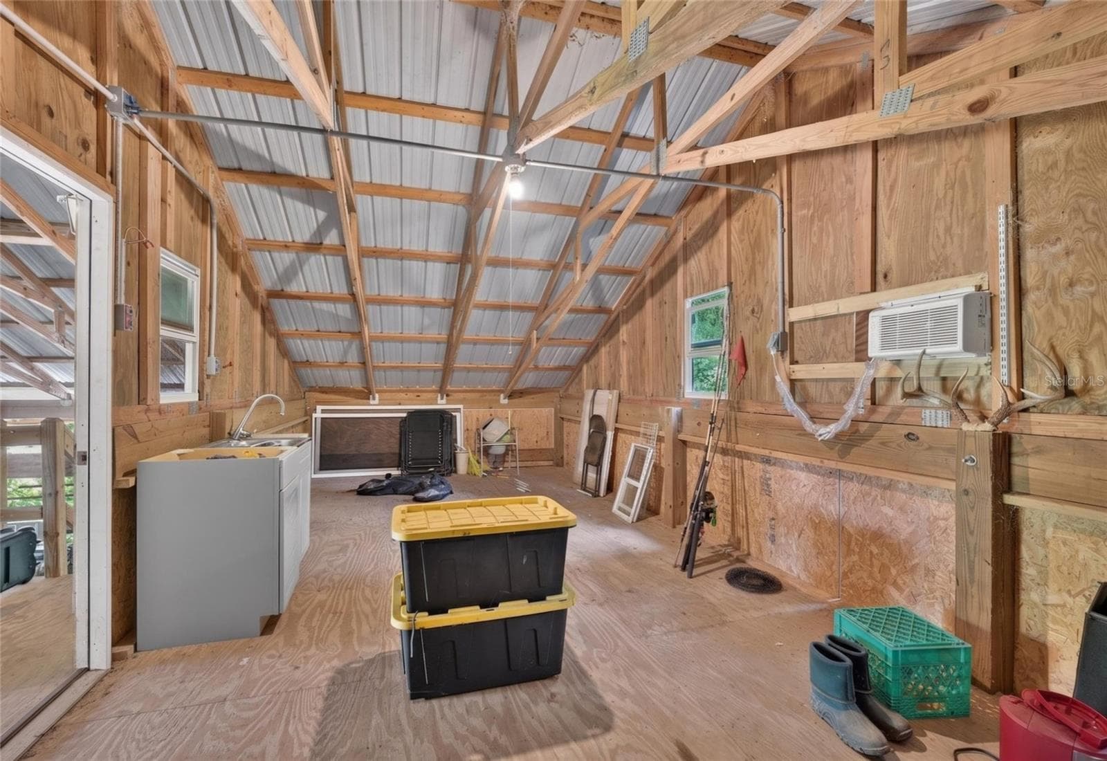 Unfinished Upstairs Attic Office in the Barn - 19040 NW 88TH AVENUE RD, REDDICK