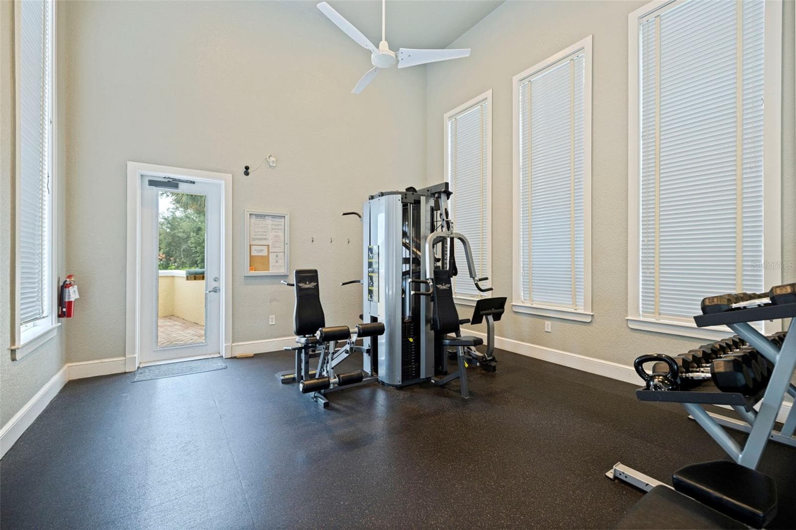 Fitness center - 4737 DOLPHIN CAY LN S #401, ST PETERSBURG
