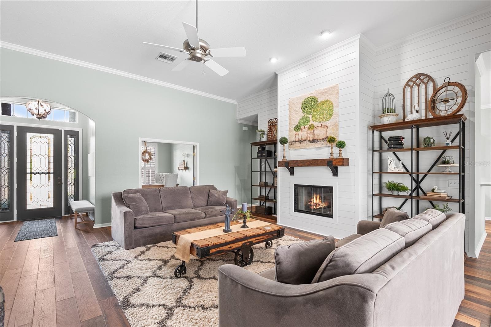 Natural Gas Fireplace - 4040 PALMA CEIA CIR, WINTER HAVEN