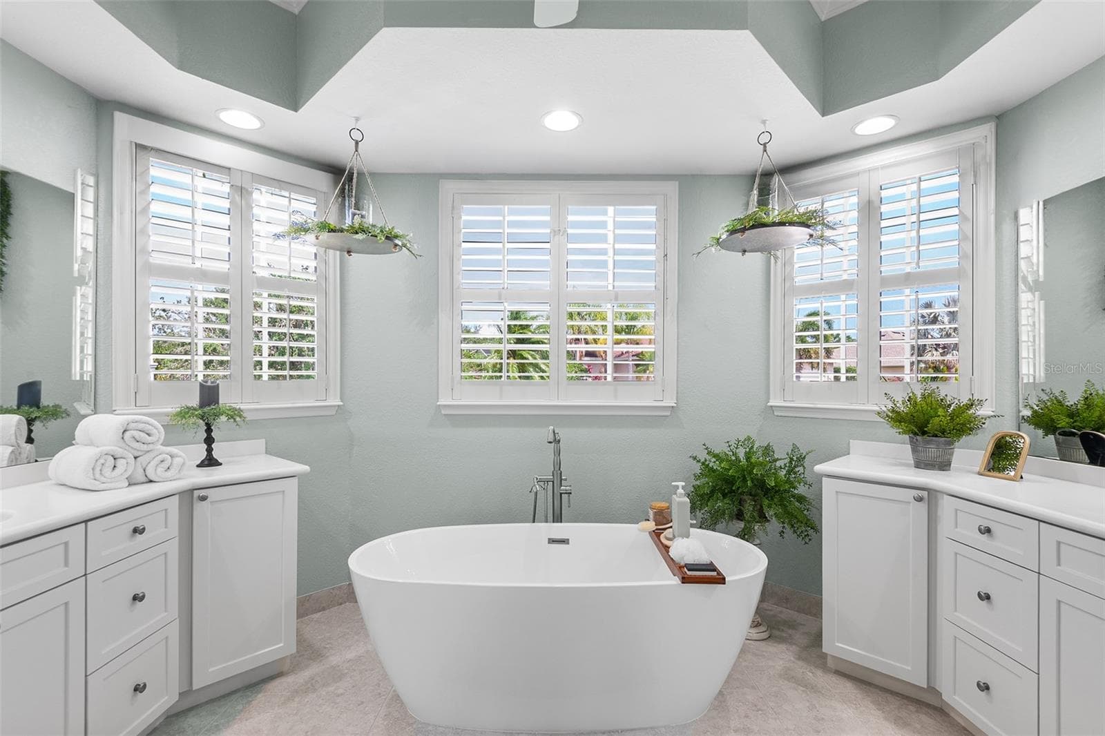 Great Natural Lighting - 4040 PALMA CEIA CIR, WINTER HAVEN