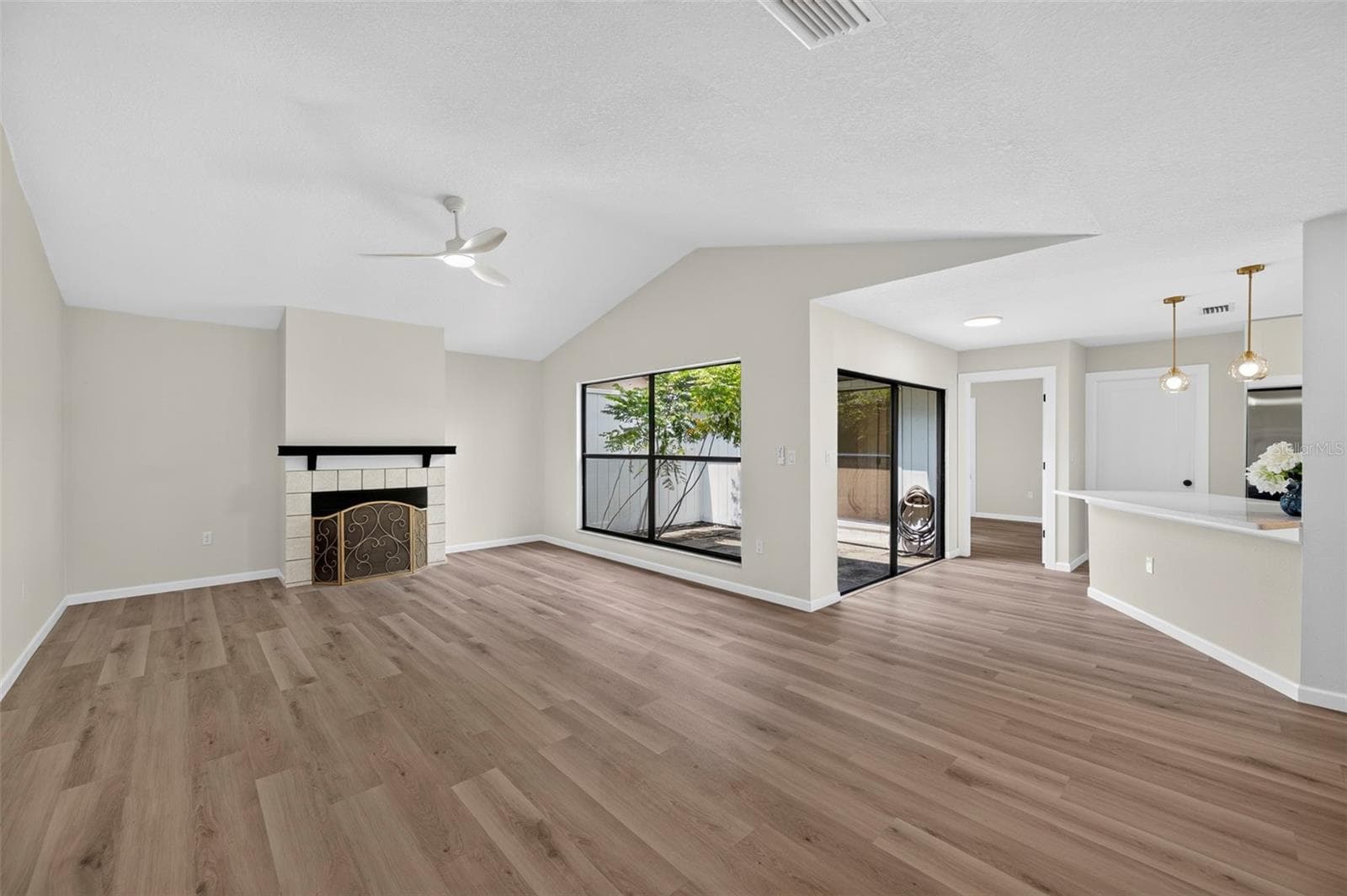 Single Family Residence at 647 BONNIE BLVD, PALM HARBOR, photo 9 of 45