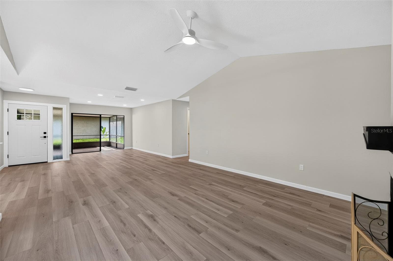 Single Family Residence at 647 BONNIE BLVD, PALM HARBOR, photo 11 of 45