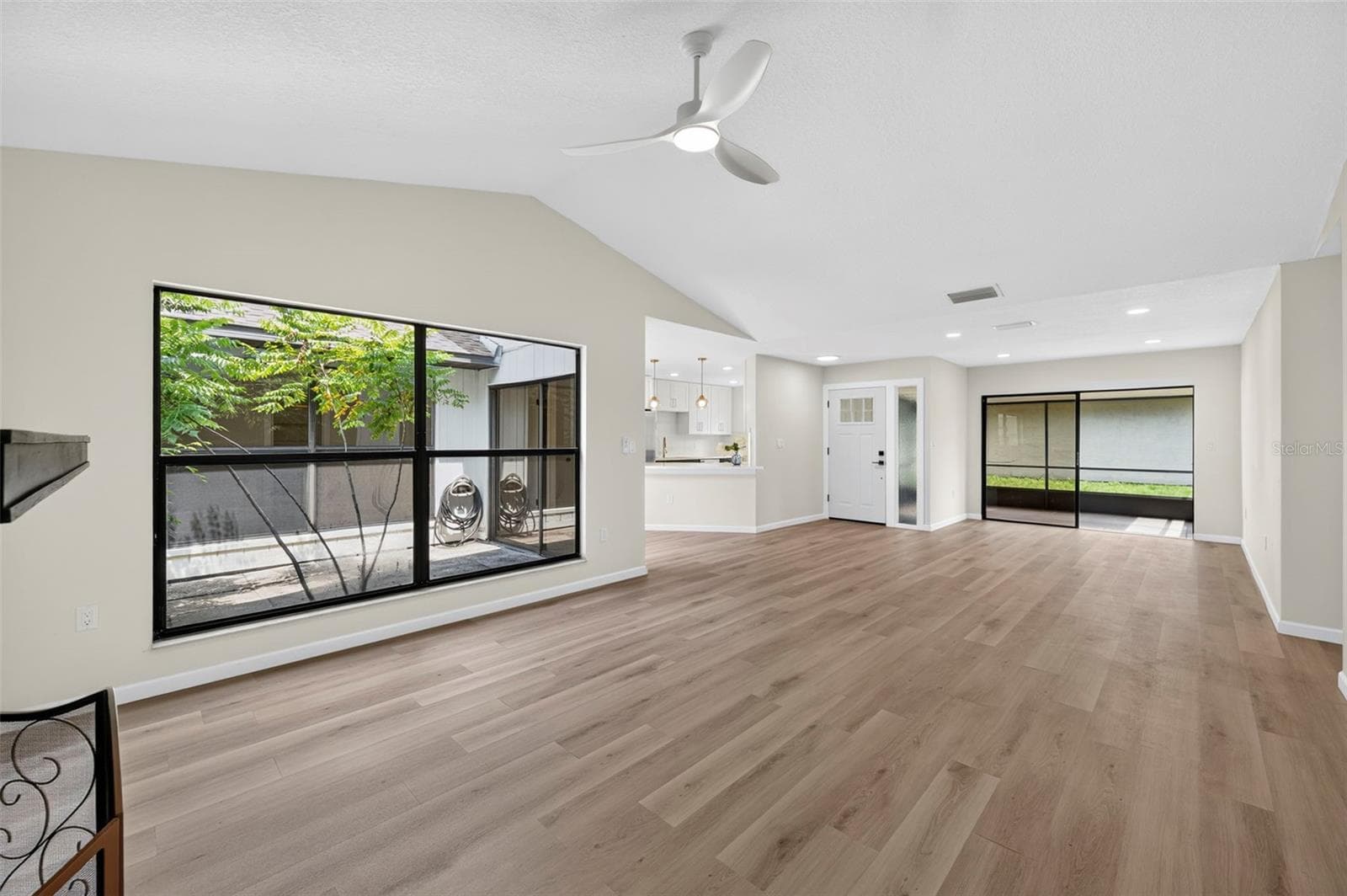 Single Family Residence at 647 BONNIE BLVD, PALM HARBOR, photo 12 of 45
