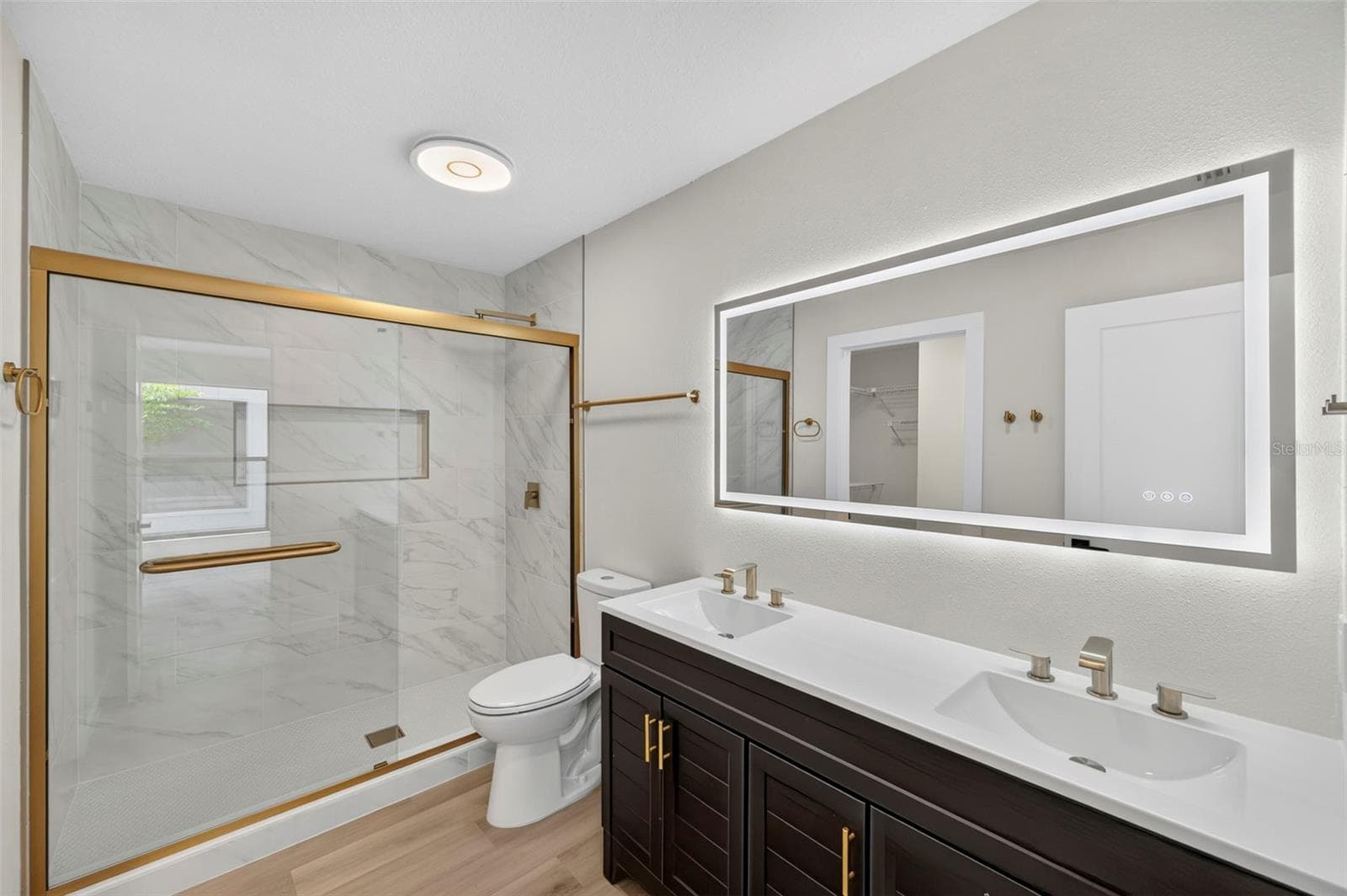 Master bathroom - 647 BONNIE BLVD, PALM HARBOR