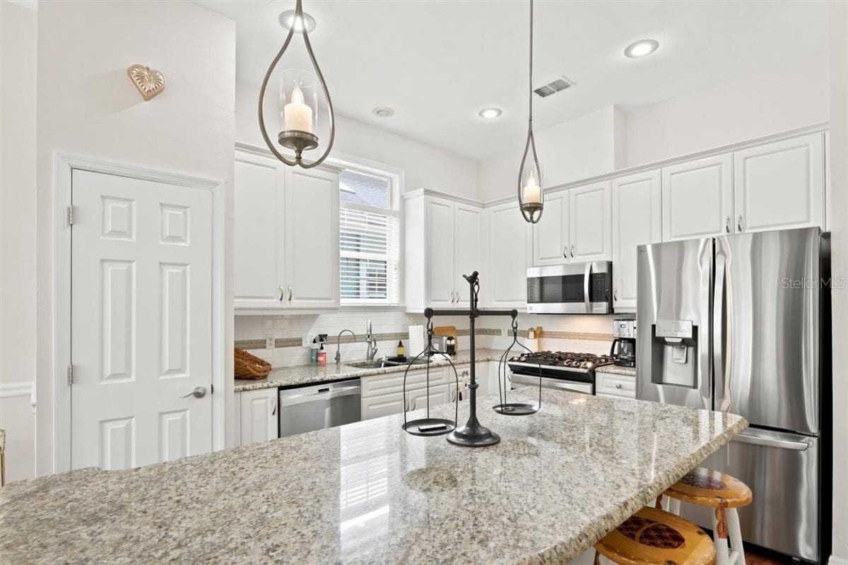 Kitchen - 10334 SW 51ST LN, GAINESVILLE