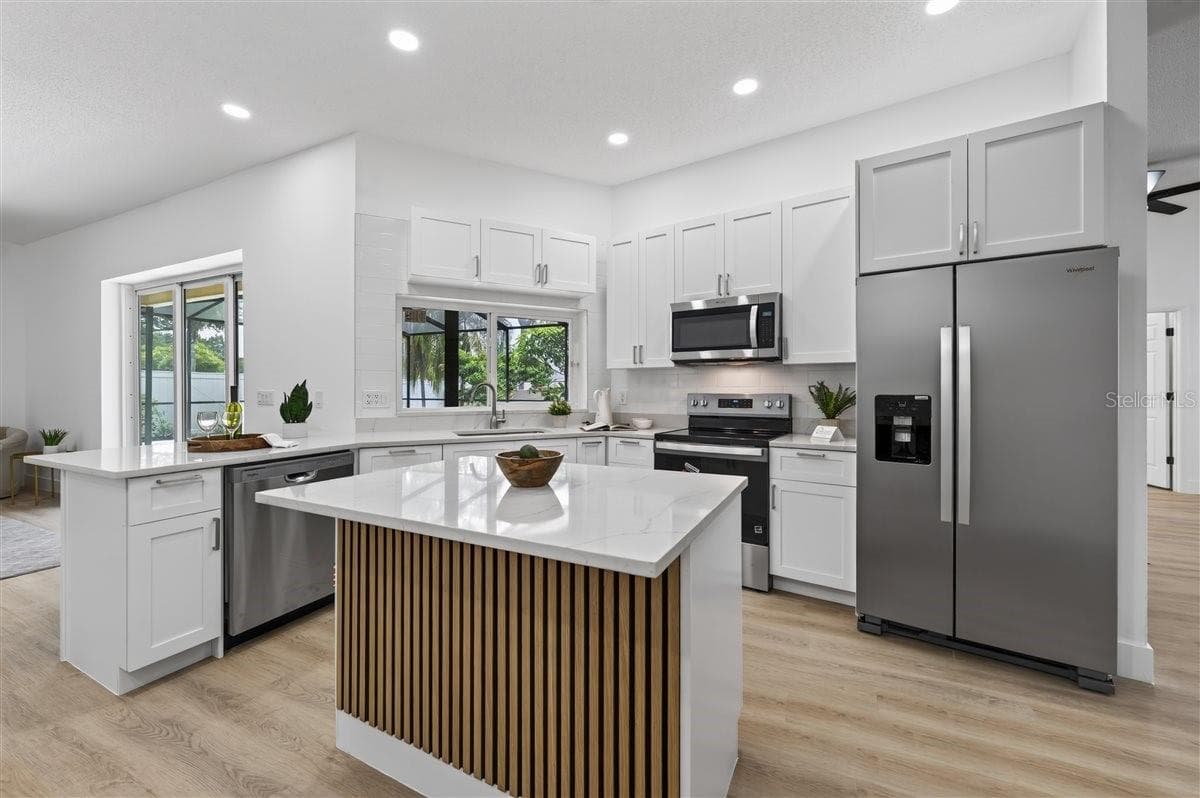 Single Family Residence at 11318 POCKET BROOK DR, TAMPA, photo 22 of 60
