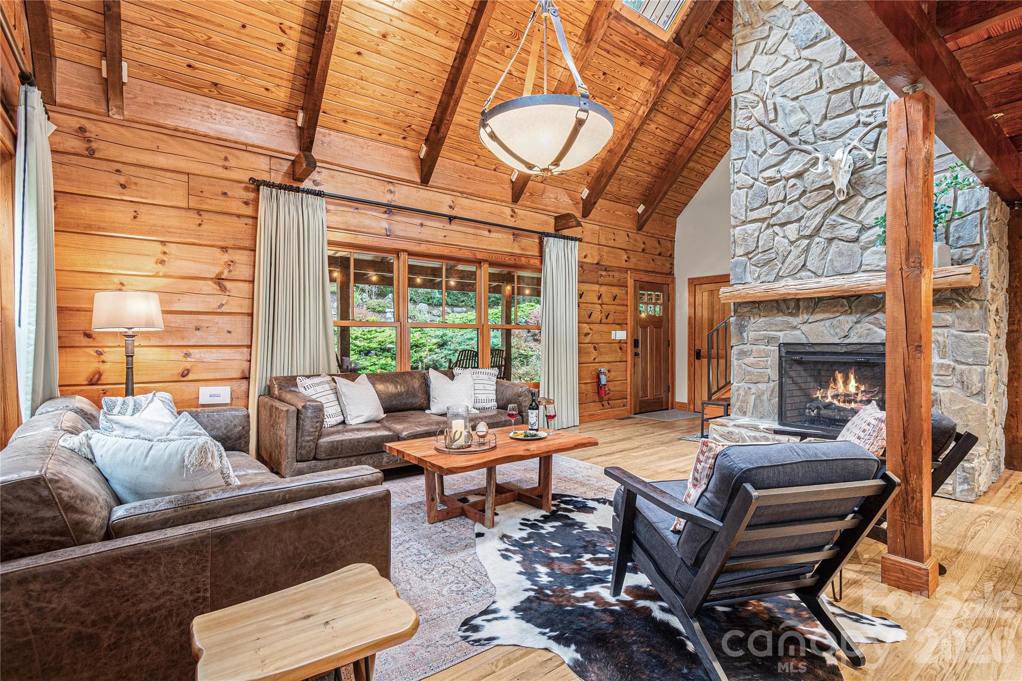 Living room - 419 Summit Trail, Banner Elk
