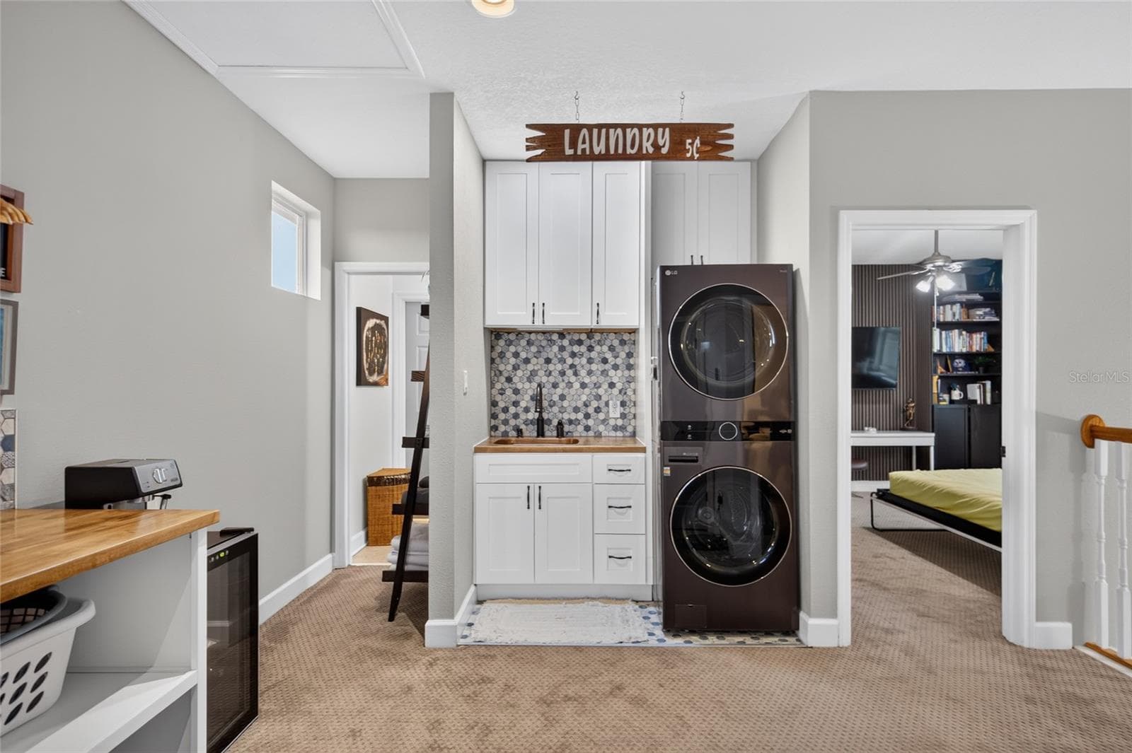 Laundry Landing - 6144 CLIFF HOUSE LN, RIVERVIEW