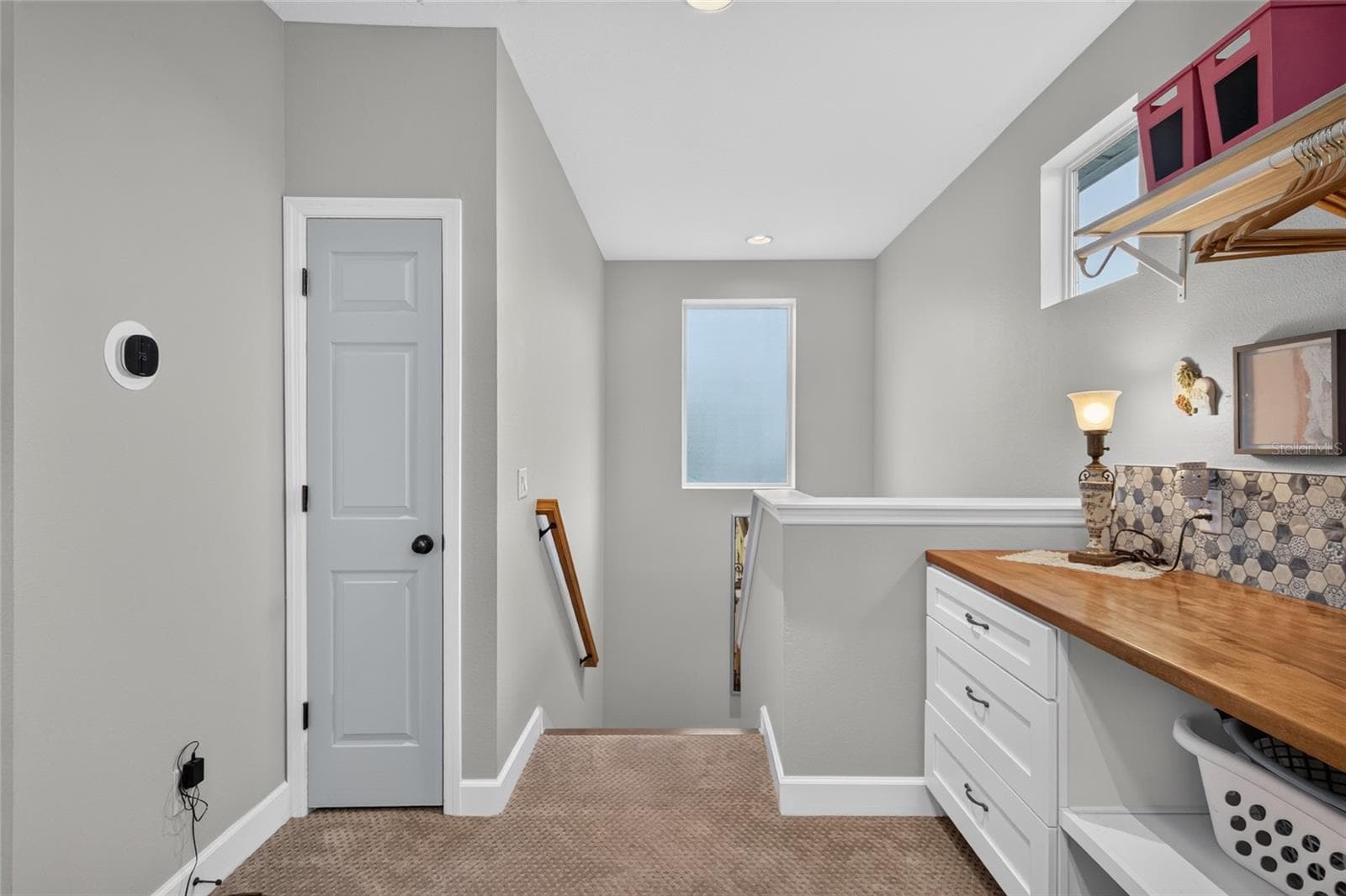 Laundry Landing - 6144 CLIFF HOUSE LN, RIVERVIEW