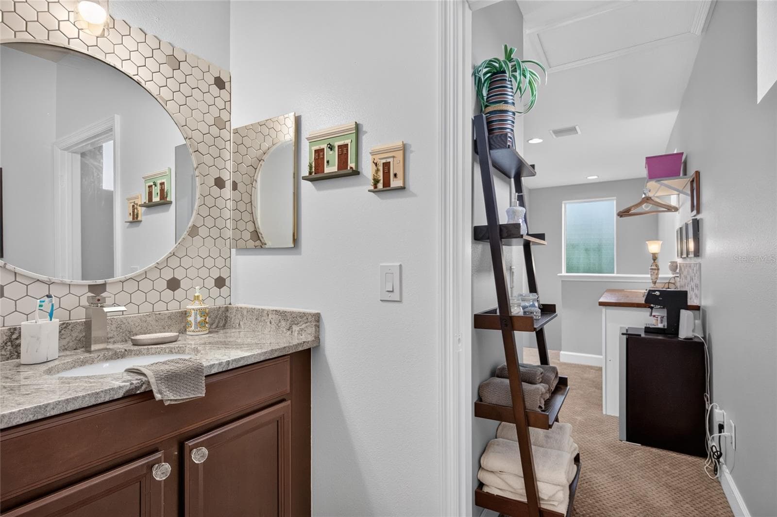 Guest Bath - 6144 CLIFF HOUSE LN, RIVERVIEW