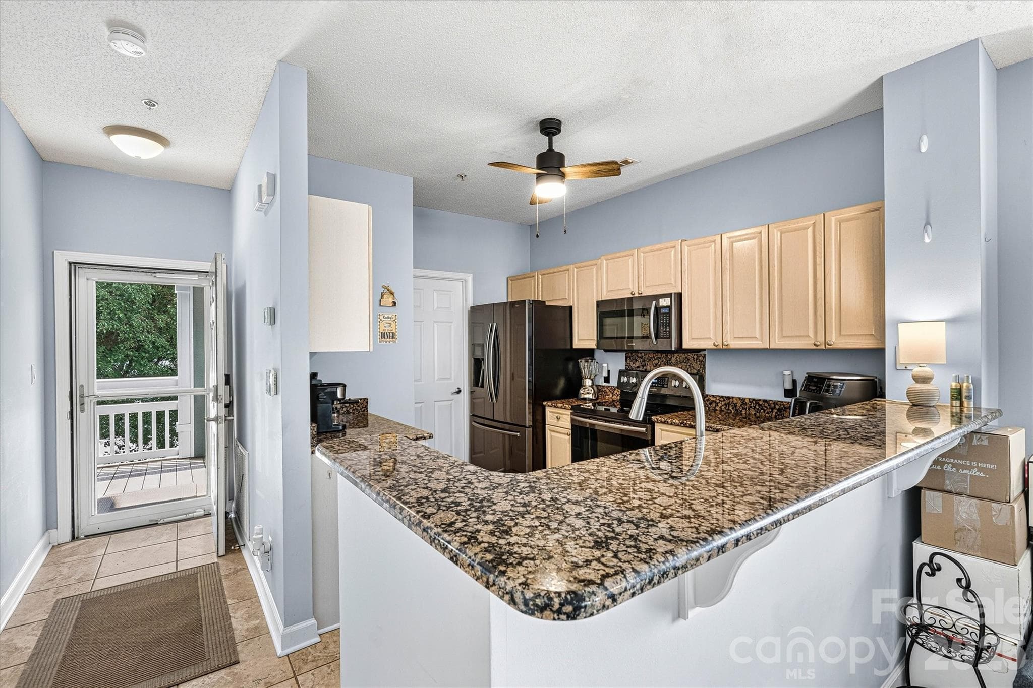 Condominium at 18824 Nautical Drive, Cornelius, photo 9 of 23