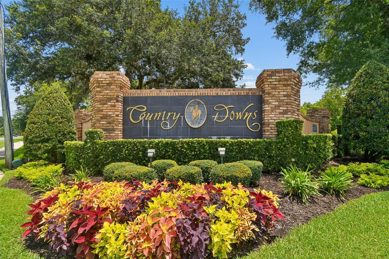 Country Downs Entrance - 755 KEENELAND PIKE, LAKE MARY