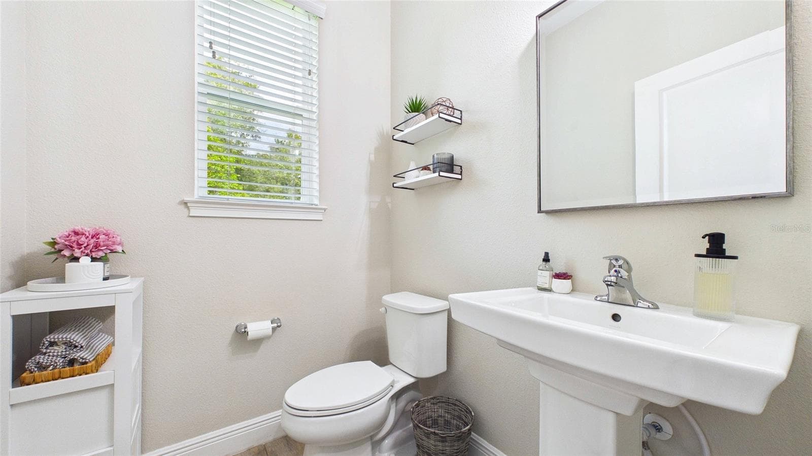 Townhouse at 14140 DAMSELFLY DR, TAMPA, photo 19 of 61