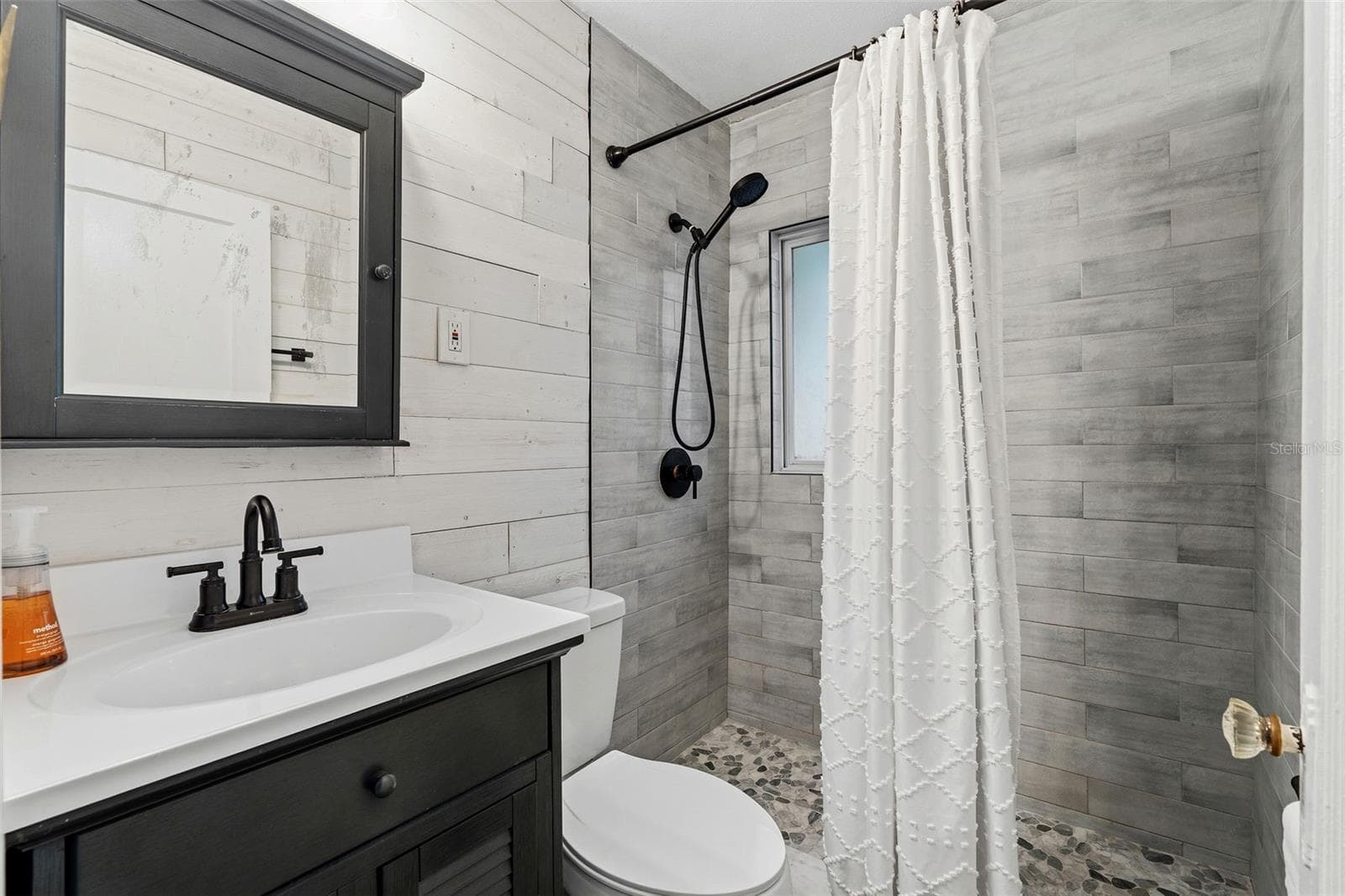 Single Family Residence at 1171 HIGHLAND CT N, ST PETERSBURG, photo 14 of 26