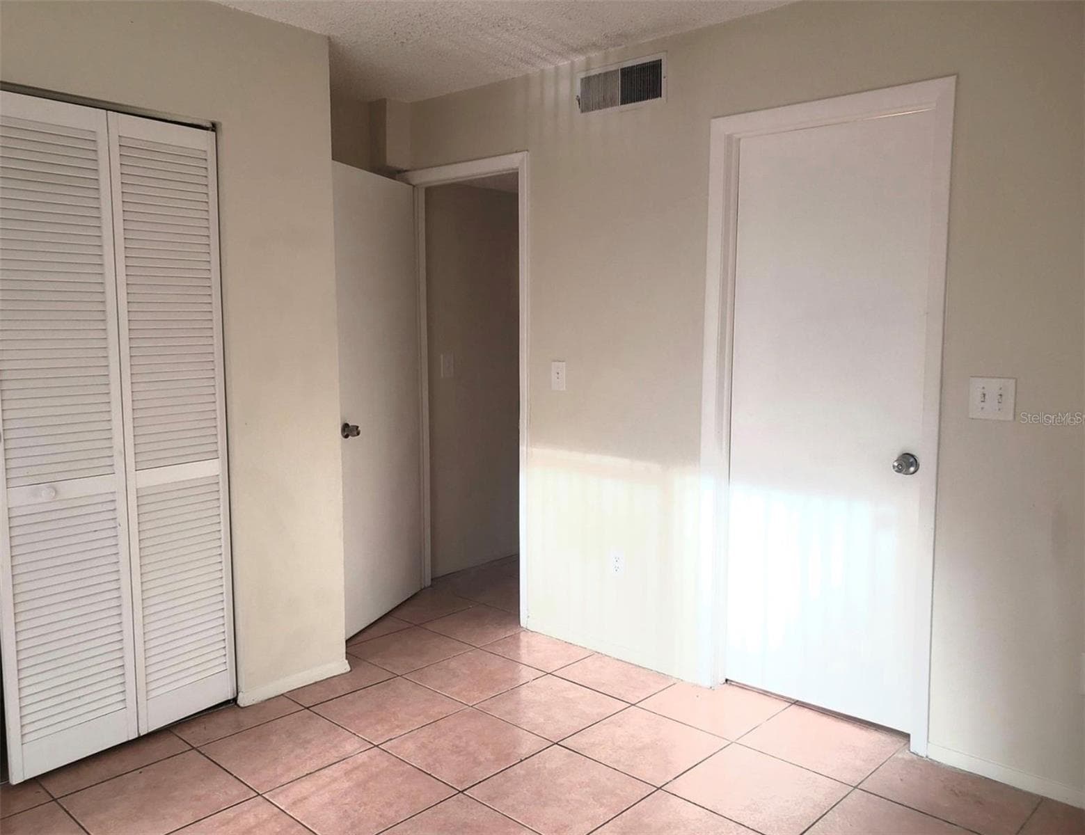 Condominium at 7100 WATERSIDE DR, TAMPA, photo 7 of 13