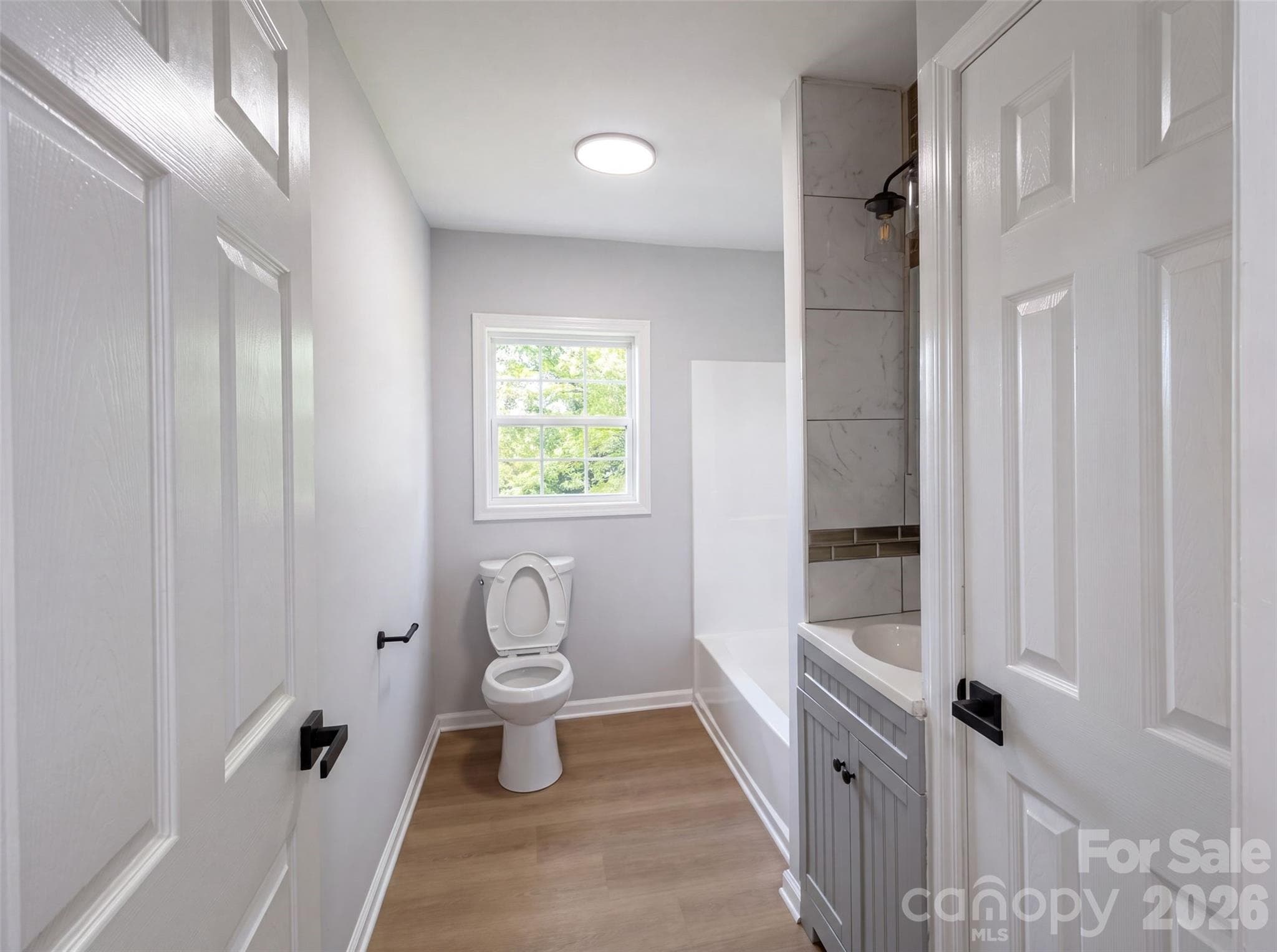 Single Family Residence at 915 Kenham Place, Lenoir, photo 10 of 20