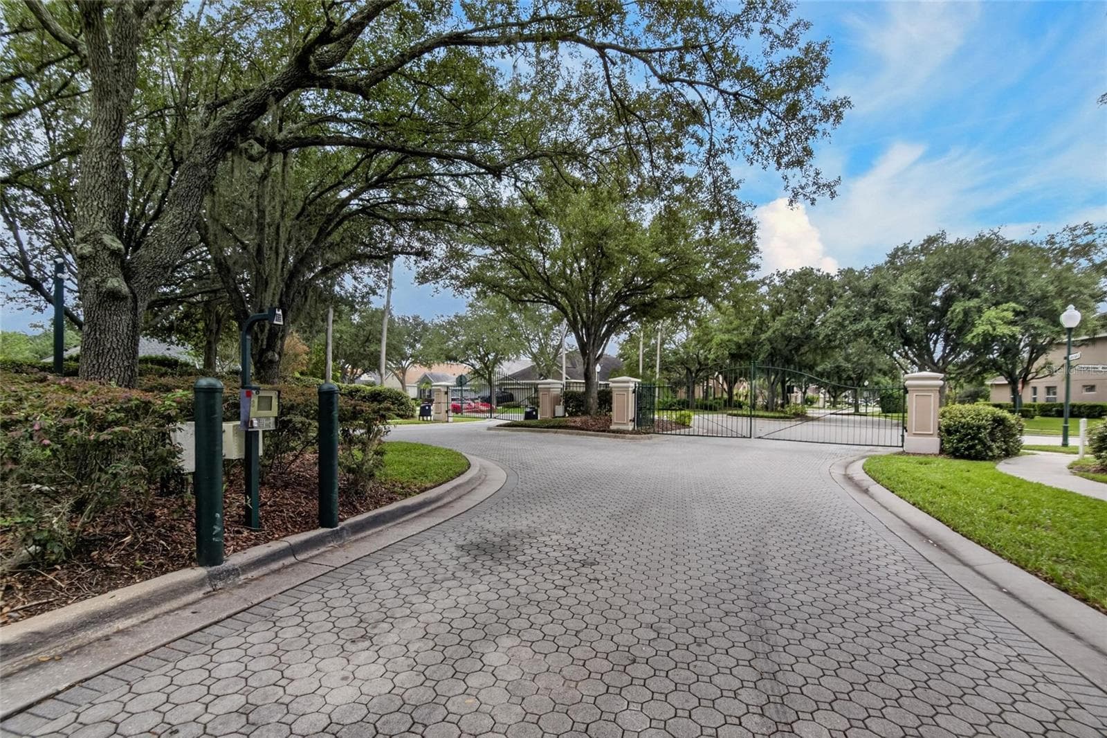 Single Family Residence at 10103 DEERCLIFF DR, TAMPA, photo 80 of 94